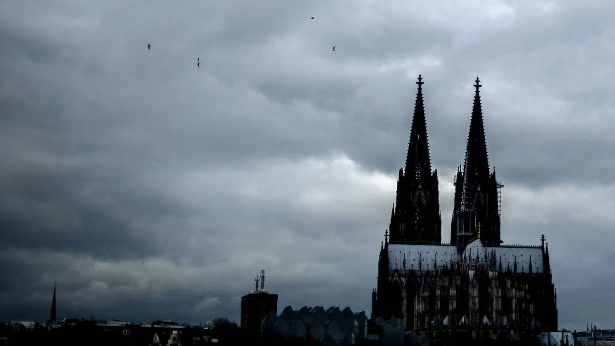 Die Äußerungen eines Priesterausbilders haben im Erzbistum Köln für jede Menge Kritik gesorgt.