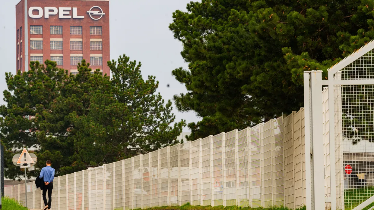 Rüsselsheimer Wahrzeichen: der Turm des Opel-Stammwerks