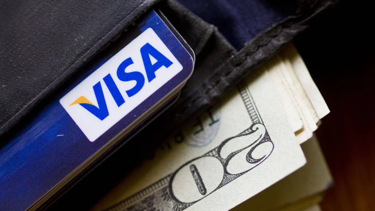 Der Kreditkarten-Riese Visa hat der Dollar-Stärke getrotzt und seinen Gewinn überraschend kräftig gesteigert