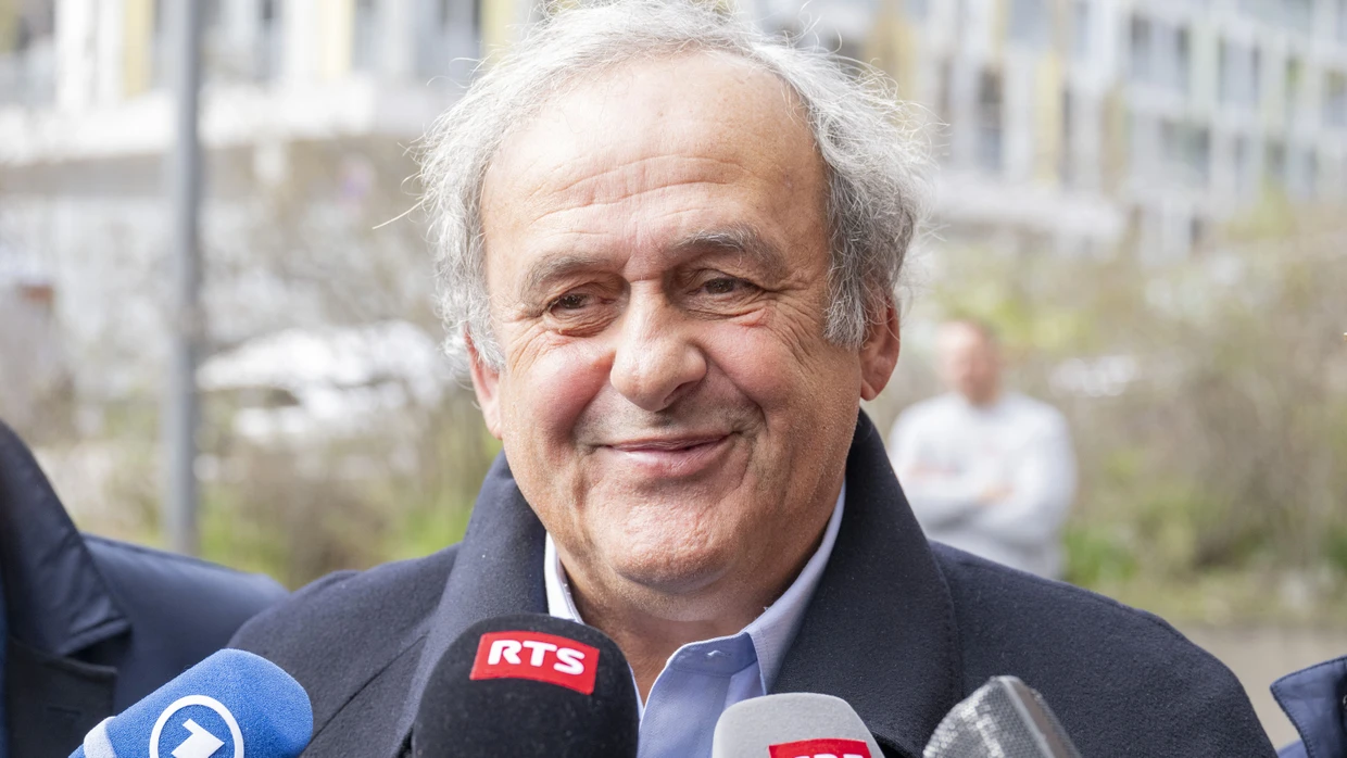 Der ehemalige UEFA-Präsident Michel Platini reagiert nach einer Urteilsverkündung vor dem Sonderberufungsgericht in Muttenz (Archivbild).
