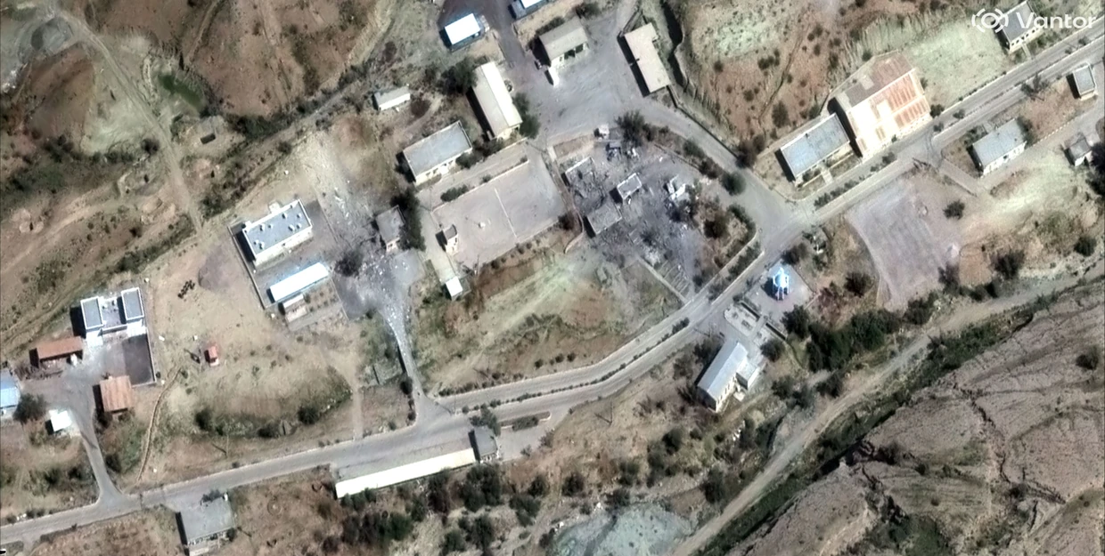 Das Satellitenbild zeigt Schäden auf dem Stützpunkt Khorgu am 9. März.