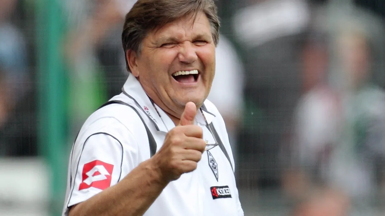 Hans Meyer: Alter: 82 – Beruf: Fußballtrainer im Ruhestand – Sternzeichen: Skorpion