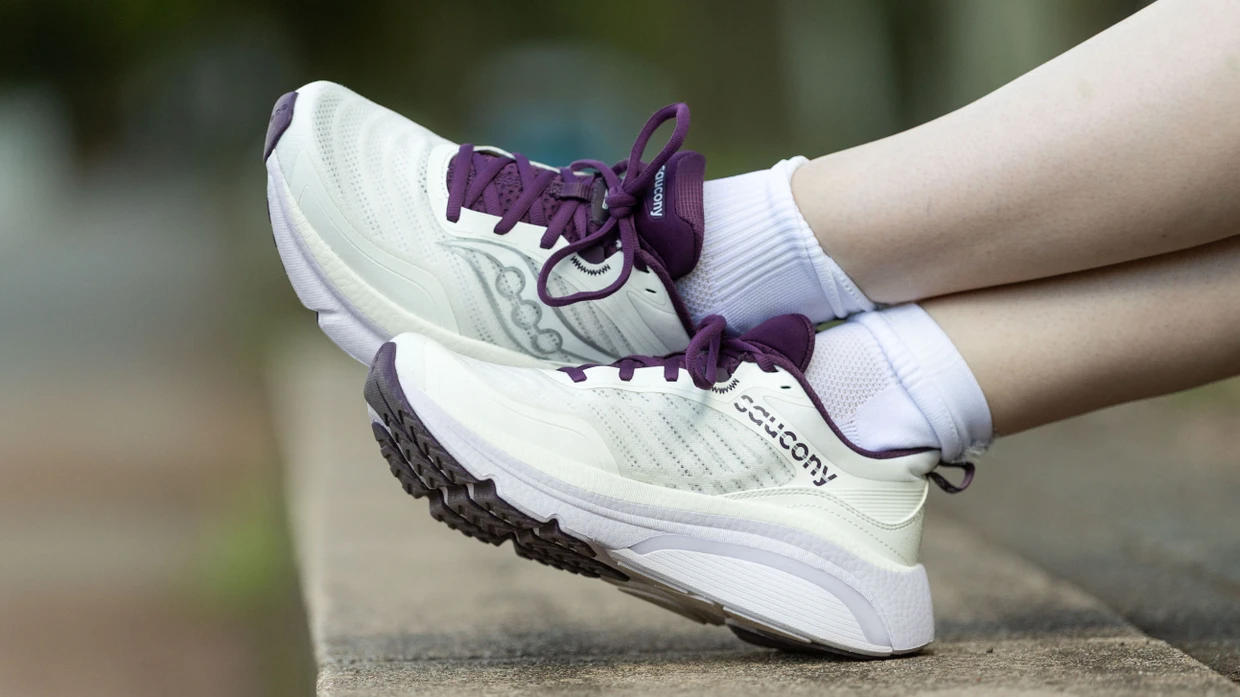 Das wird teuer: Unsere Kolumnistin sucht den richtigen Schuh für ihre Triathlon-Mission.
