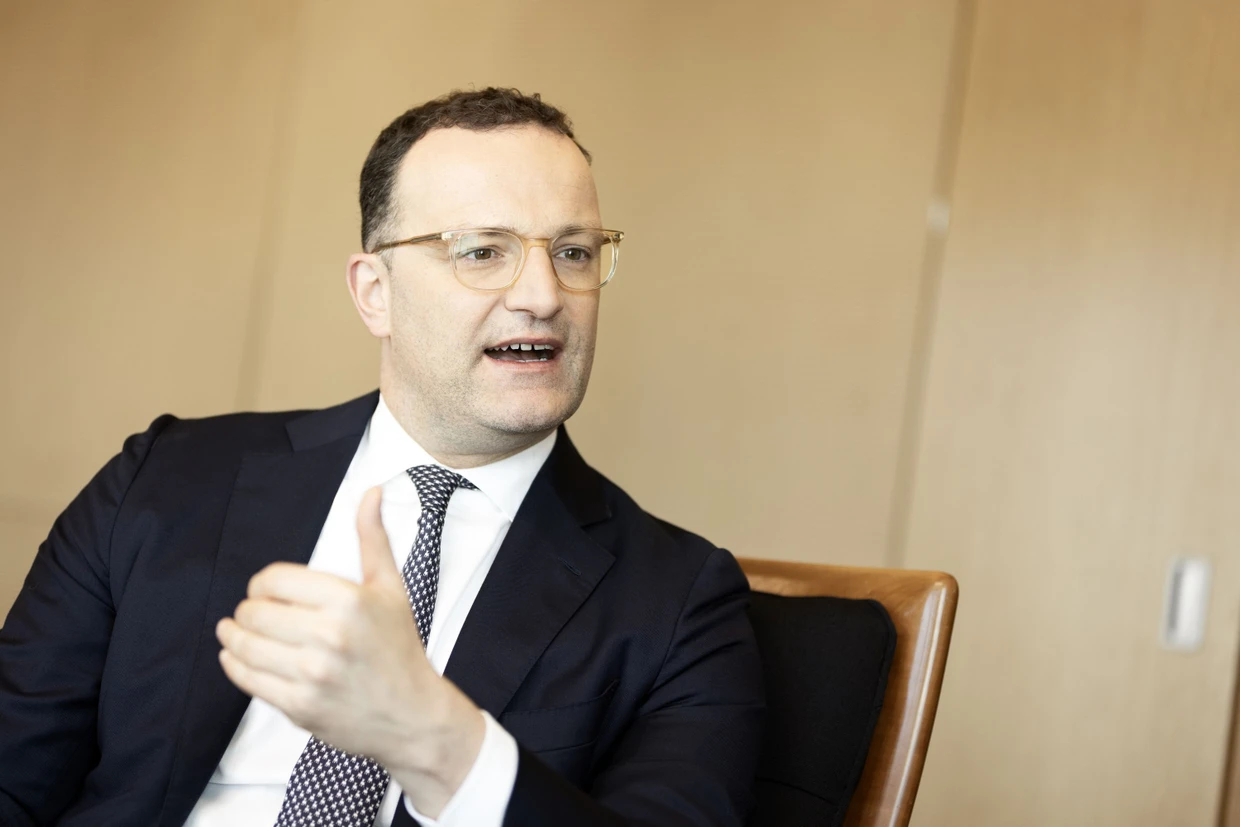Wirbt für „Tatkraft und Zuversicht“: Jens Spahn im April in Berlin