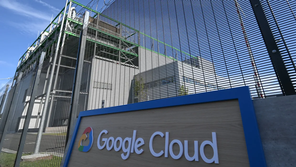 Viel Geld steckt der Alphabet-Konzern in Rechenzentren: hier das Google Cloud-Rechenzentrum in Hanau.