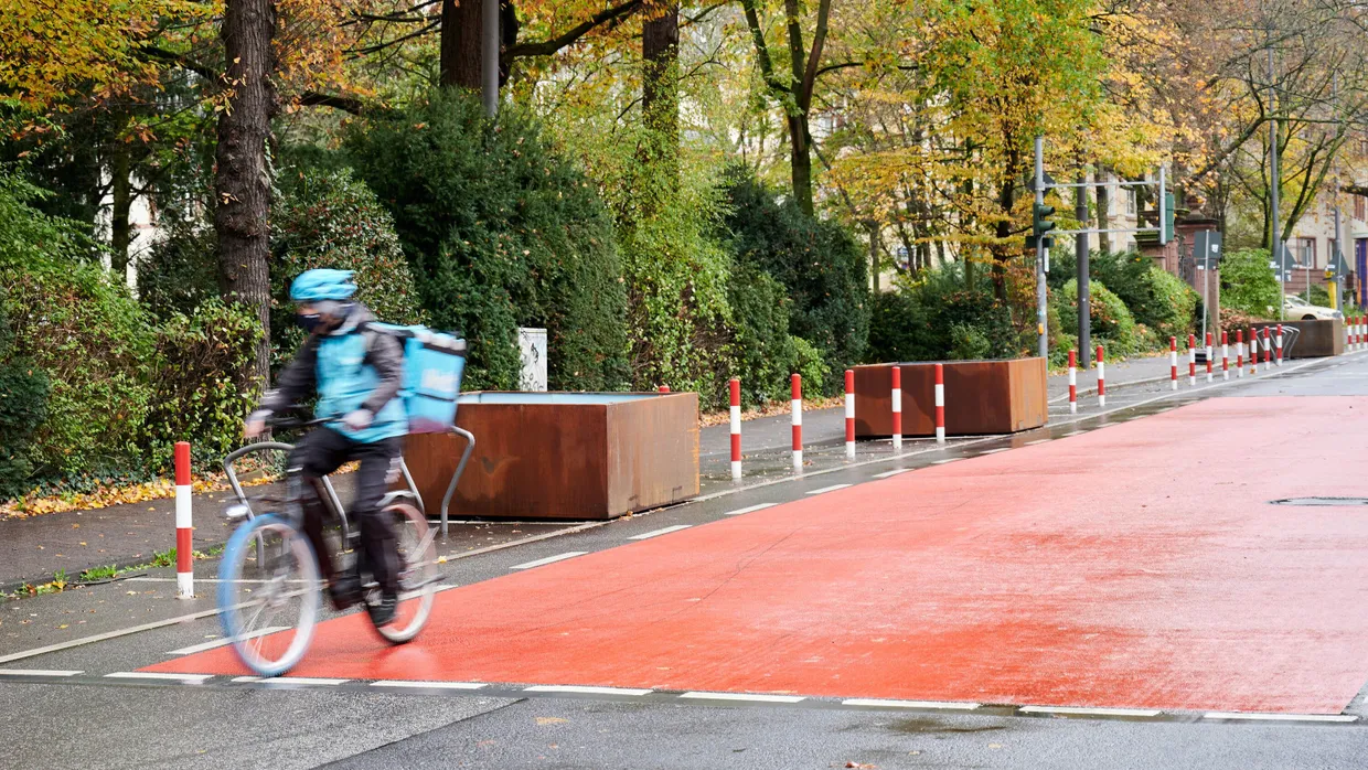 Vorfahrt fürs Fahrrad gefällt nicht jedem, das bekommen nun auch die Grünen zu spüren: der Oeder Weg