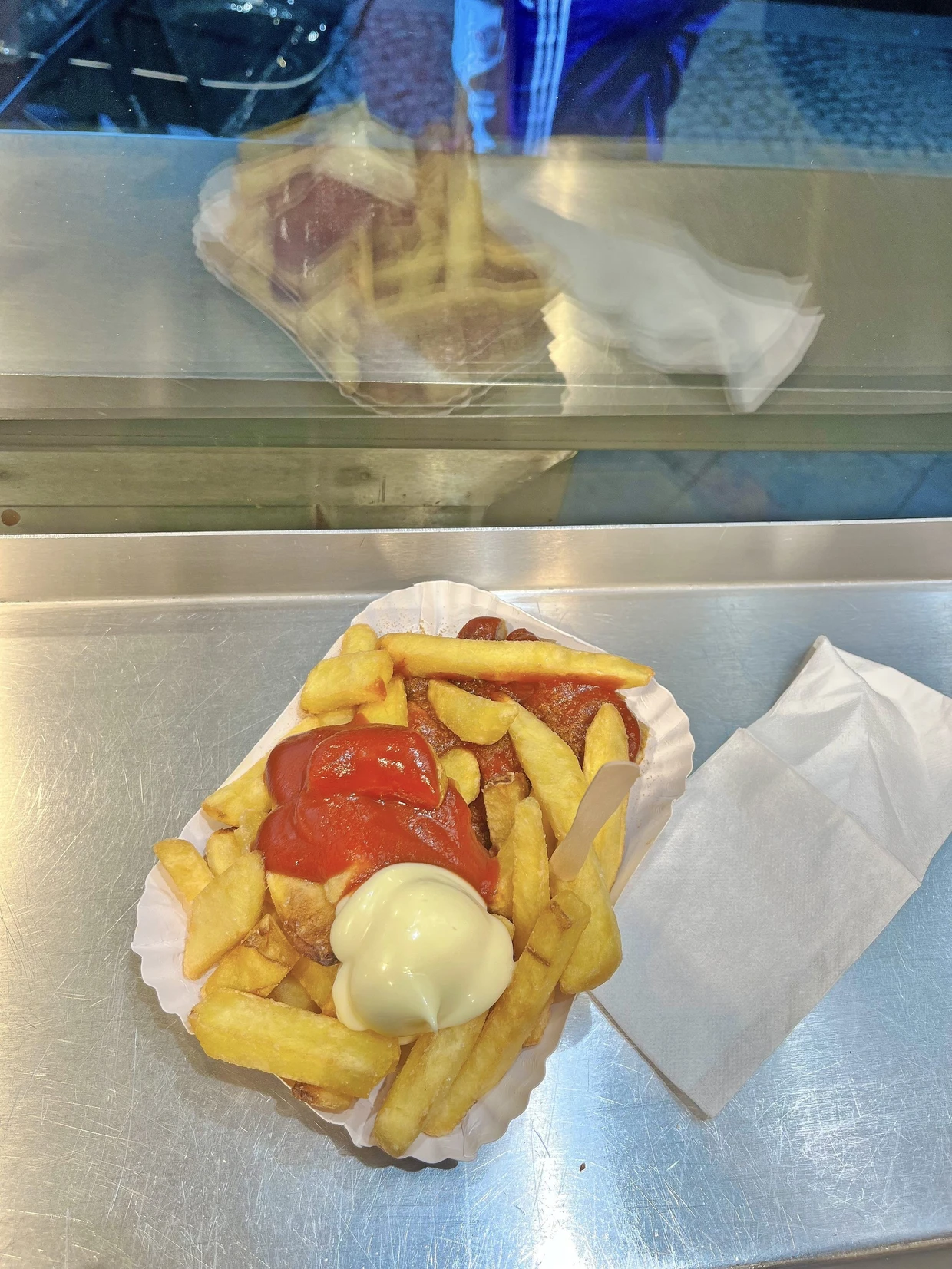 También hay patatas fritas rojas y blancas, pero ¿es eso realmente un “menú”?