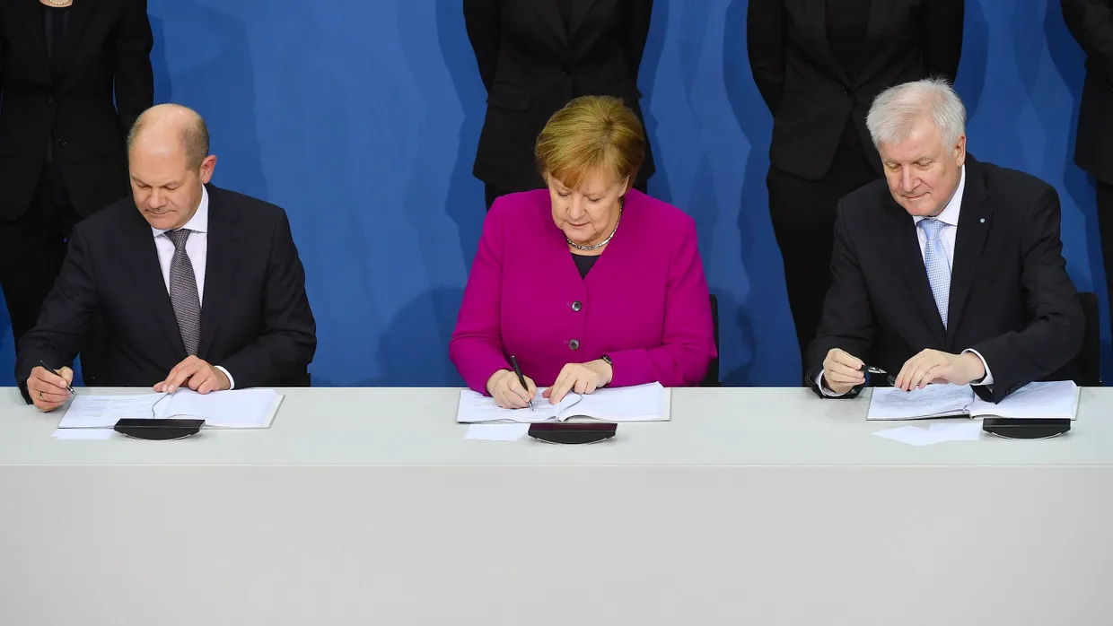 Die Ruhe in Person: Olaf Scholz, Angela Merkel und Horst Seehofer (v.l.n.r.)