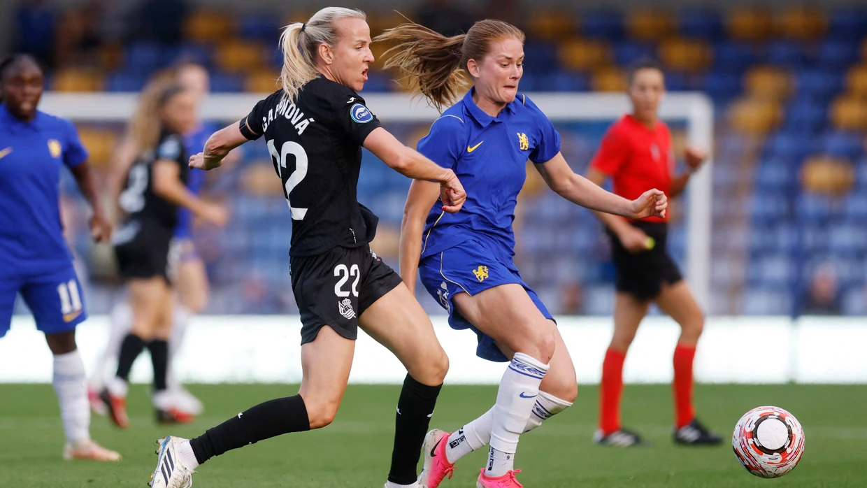 Einer der deutschen Spielerinnen in England: Sjoeke Nüsken (rechts) spielt seit 2023 für den FC Chelsea.