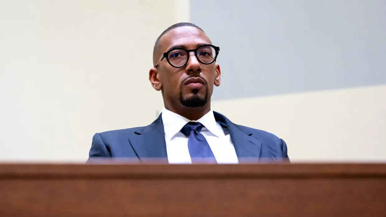 Fußballer Jérôme Boateng im November 2022 vor dem Landgericht München I
