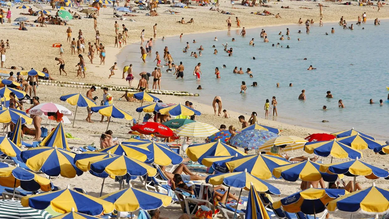 Bald könnten wieder mehr Kinder an spanischen Stränden, wie hier in Gran Canaria, toben.