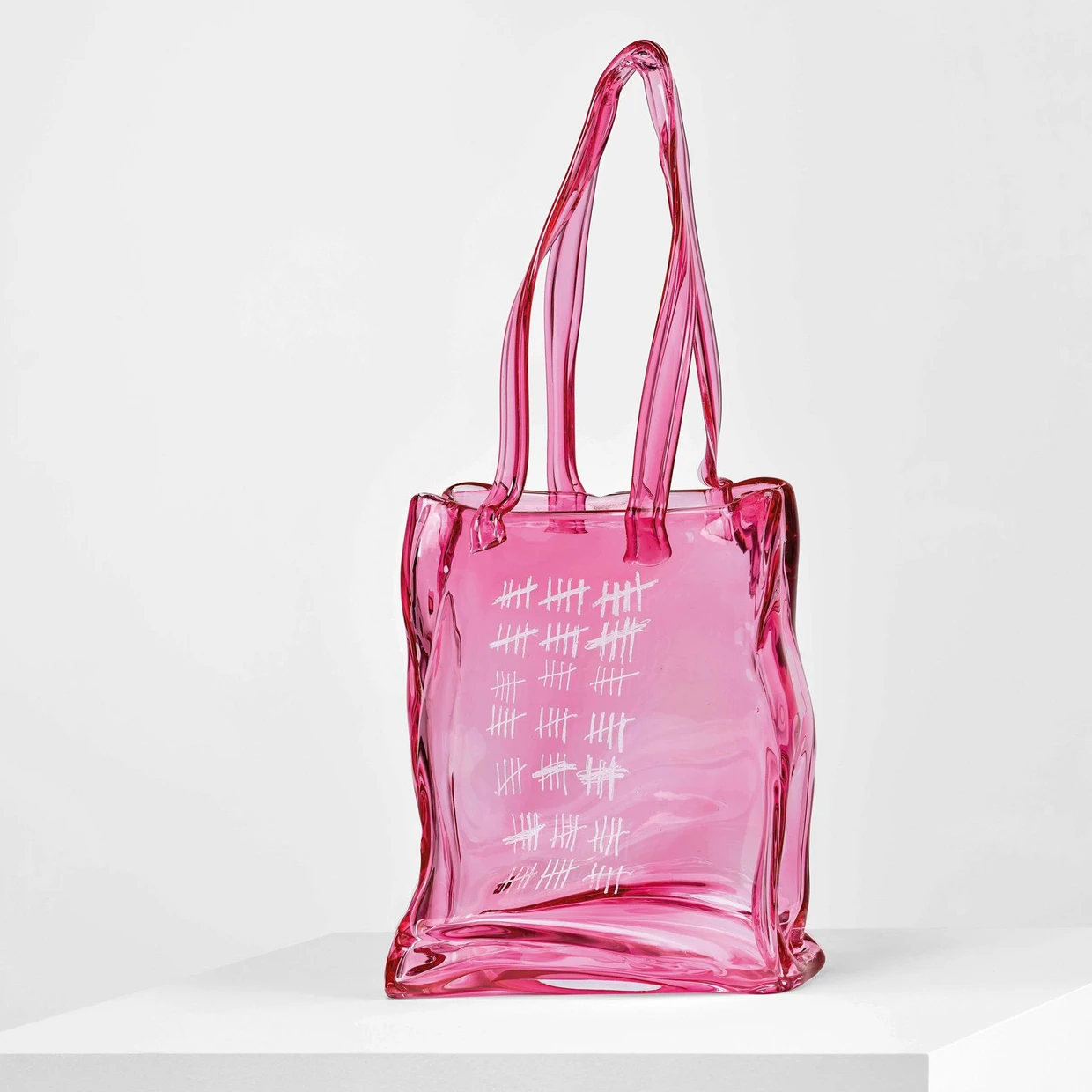 Glaskunst mit Konsum- und Knastbezug: Mark Bradford, „Borsa“, 2024