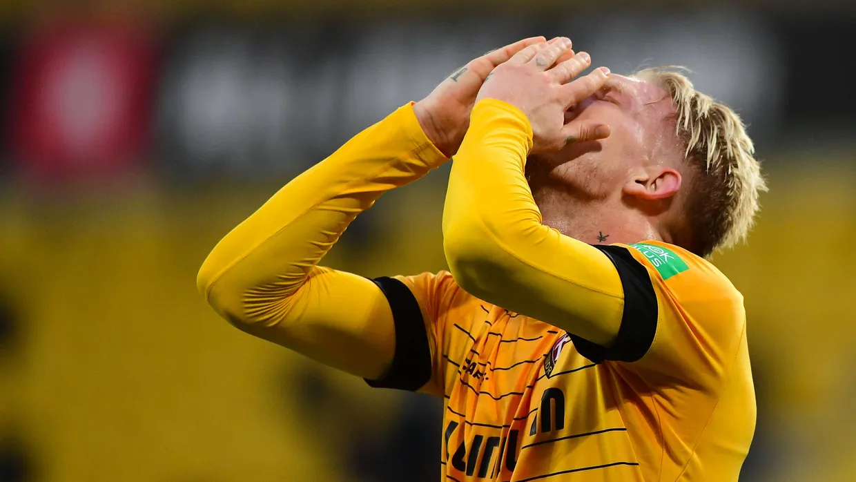 Punkt gewonnen, Sieg verpasst: Simon Makienok von Dynamo Dresden ärgert sich.