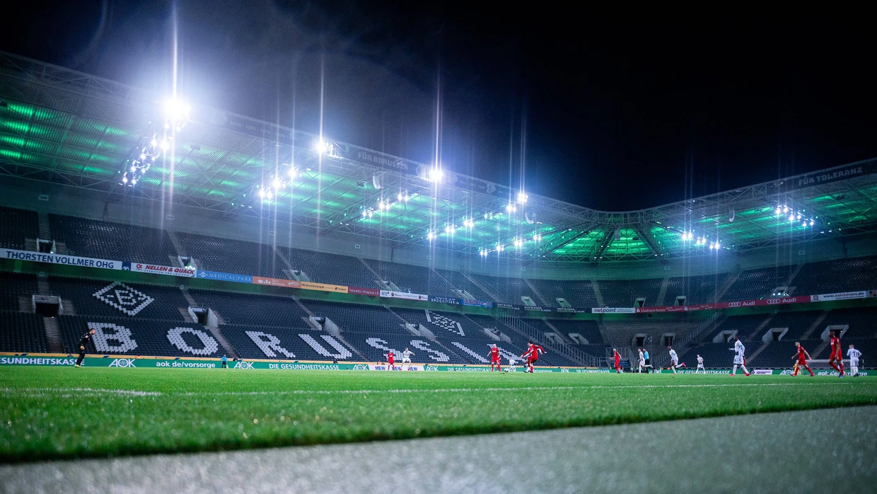 Zum Weiterspielen verdammt: Die Bundesliga braucht die Fortsetzung zum Selbsterhalt.