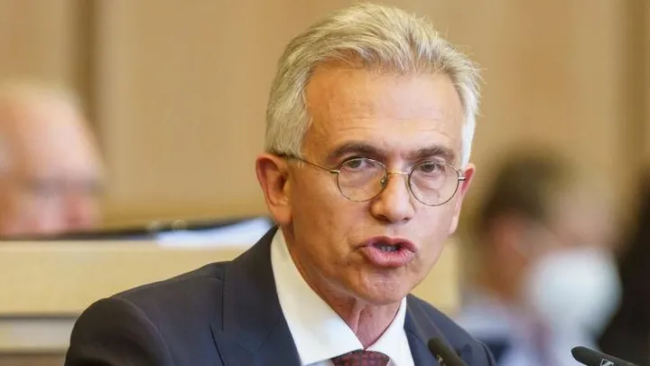 Im November befinden die Frankfurter in einem Bürgerentscheid über die mögliche Abwahl von Oberbürgermeister Peter Feldmann (SPD).