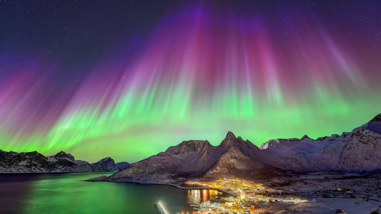 Himmliches Spektakel über der Insel Senja