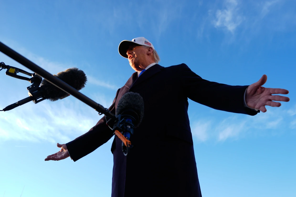 Der Krieg sei bald vorbei: US-Präsident Donald Trump spricht am vergangenen Freitag zu Reportern.