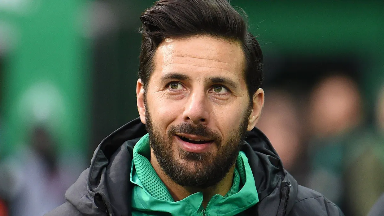 Zukunft in Rot? Claudio Pizarro hat seine aktive Karriere bei Werder Bremen beendet.