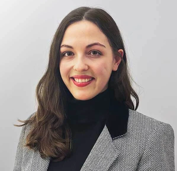 Nicole Lemke ist Expertin für Künstliche Intelligenz und arbeitet als Senior Policy Researcher bei der Denkfabrik interface.