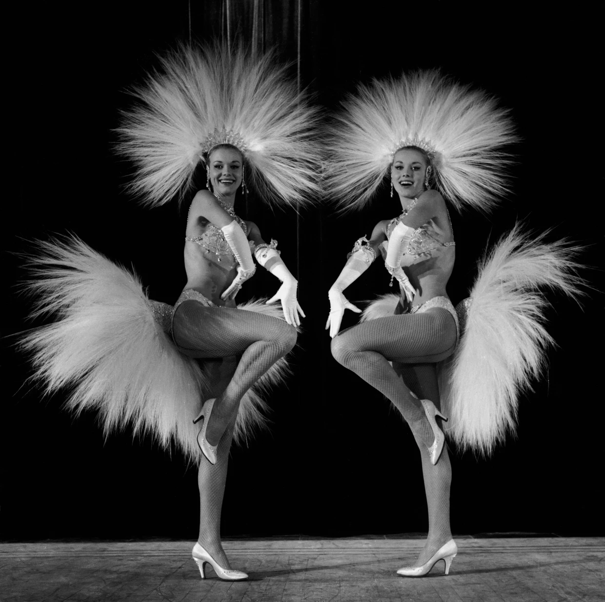 Als Tänzerinnen im Lido: Alice und Ellen Kessler machten schon in den Fünfzigern Karriere in Paris.