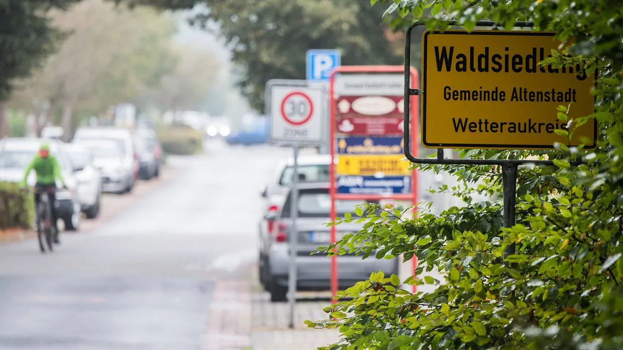 In der hessischen Provinz wird ein NPD-Mann zum Ortsvorsteher gewählt. In Altenstadt finden das nicht alle unbedingt schlimm.
