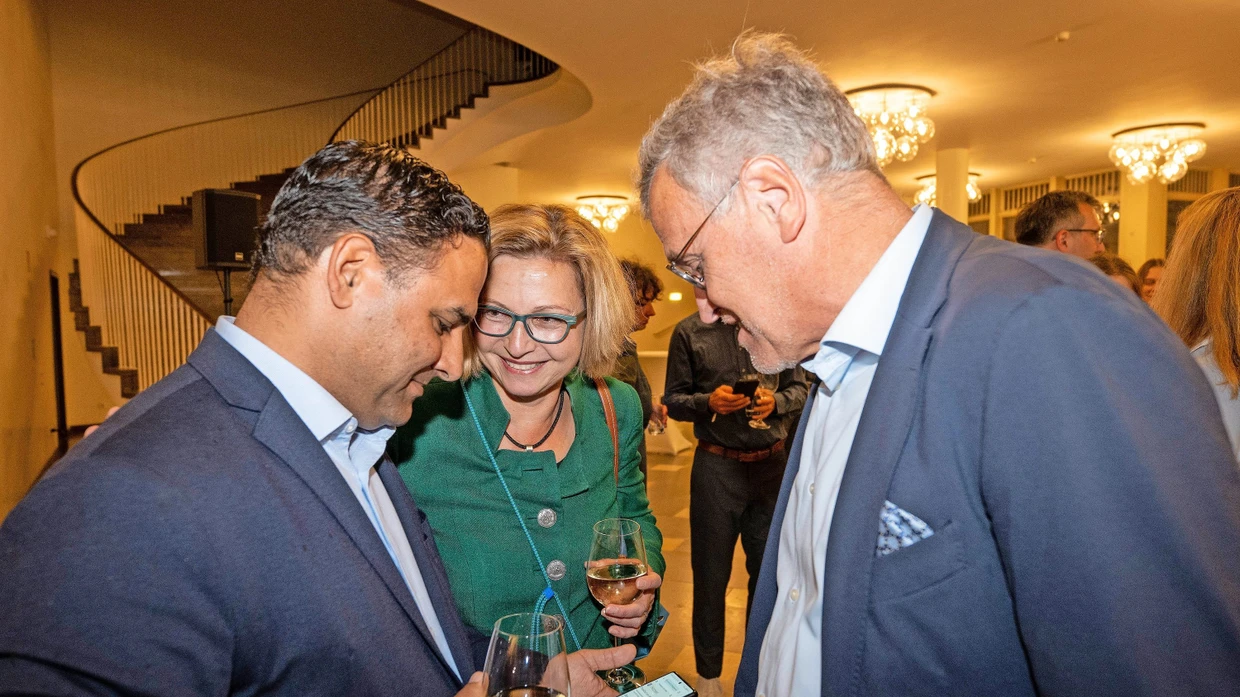 Spannung bei CDU: Landtagskandidat Kaweh Nemati (links), die frühere Bundestagsabgeordnete Bettina Wiesmann und der Stadtverordnete Thomas Dürbeck