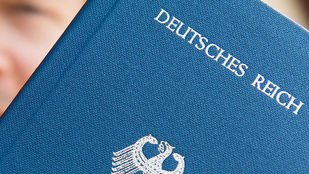 Die „Reichsbürger“ erkennen die Bundesrepublik nicht an und gehen davon aus, dass das Deutsche Reich in den Grenzen von 1937 noch existiert.