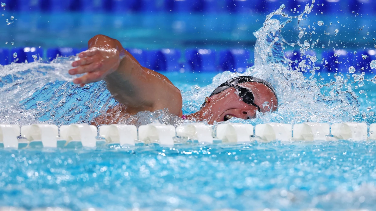 Isabel Gose schwimmt über 1500 Meter Freistil zur Silbermedaille.