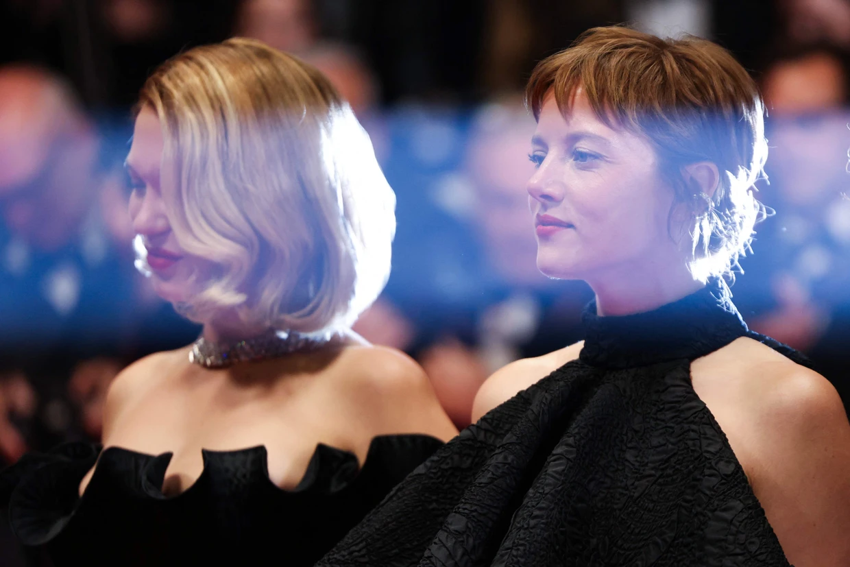 Lea Seydoux und Jella Haase auf dem roten Teppich von Cannes: Die beiden spielen Seite an Seite im Film „Gentle Monster“ der österreichischen Regisseurin Marie Kreutzer.