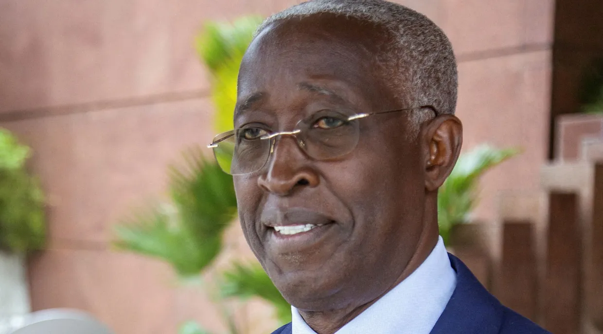 Der neue Premierminister Raymond Ndong Sima im Präsidentenpalast in Libreville.