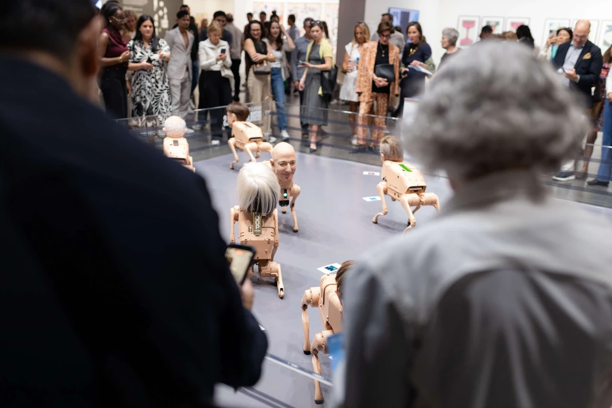  Beeple hat auch einen Hund wie Warhol und einen weiteren nach seinem eigenen Bild gestaltet.