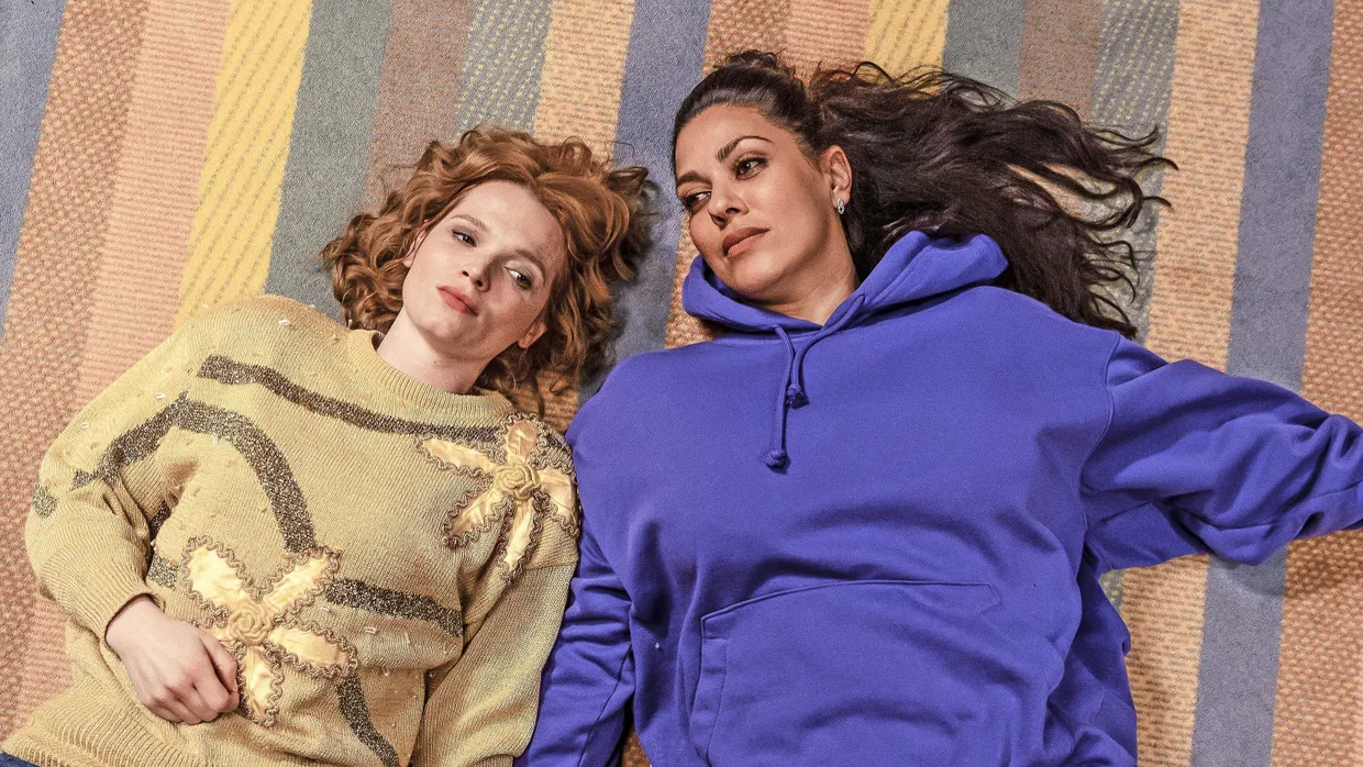 Karoline Herfurth (links) und Jasmin Shakeri in „Einfach mal was Schönes“.
