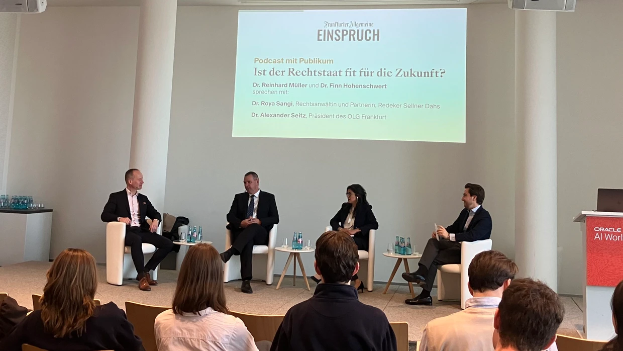 F.A.Z. Einspruch zu Gast auf der Juracon Frankfurt 2026.