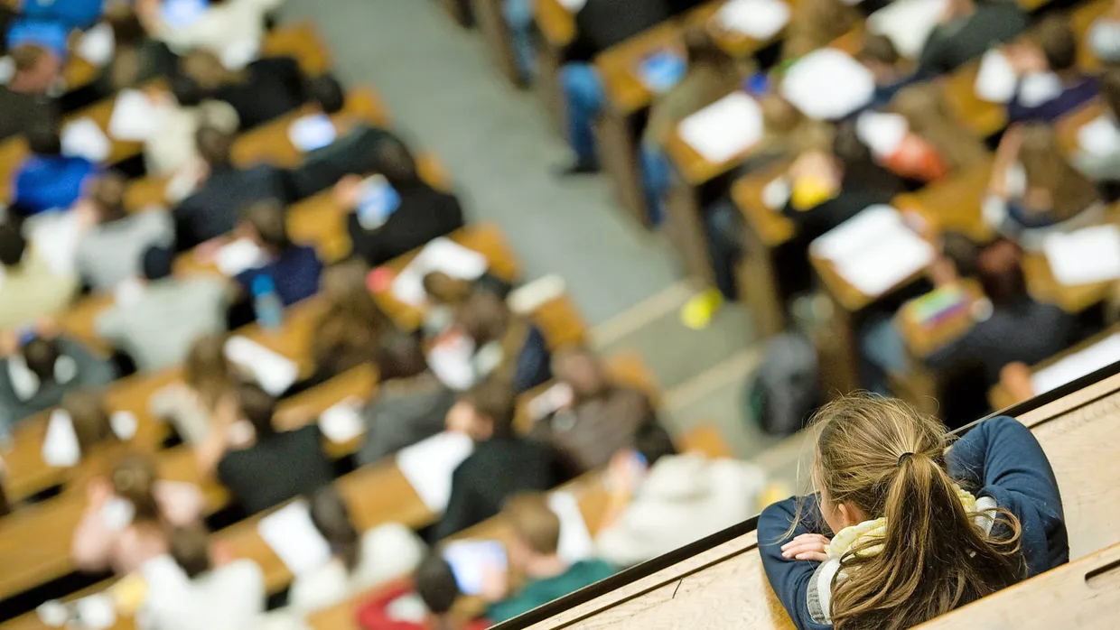 Ist das was für mich? Die Wahl des Studiengangs ist eine große Entscheidung. Die Krisen auf der Welt machen sie nicht leichter.