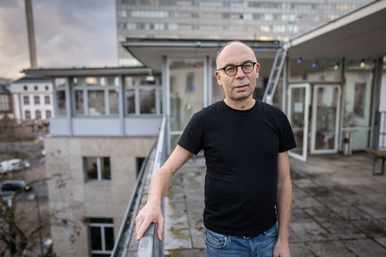 Er knüpft wieder an die marxistische Tradition der aus dem Exil heimgekehrten Forschungsstätte an: Stephan Lessenich, Direktor des Instituts für Sozialforschung&nbsp; in Frankfurt.