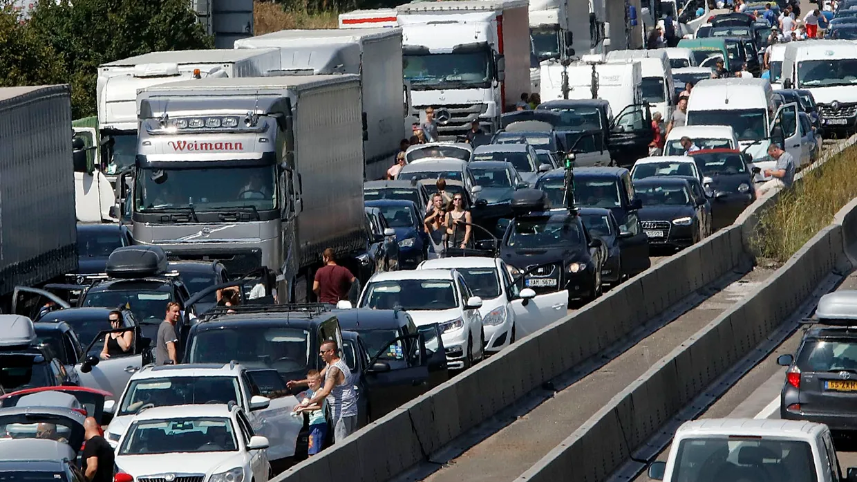 Vor dem Urlaub kommt der Stau: Bei diesen Temperaturen wird er besonders belastend.