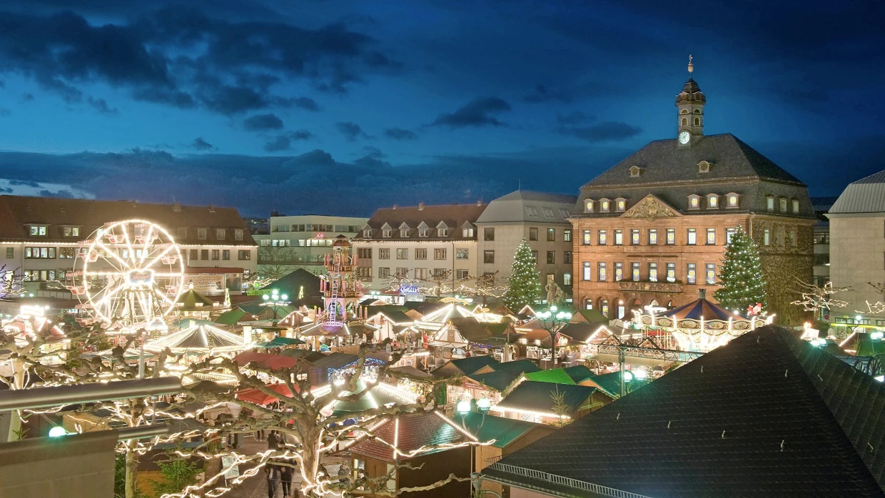 Weihnachtsbeleuchtung in Hanau: Glanz trotz weniger Lichter