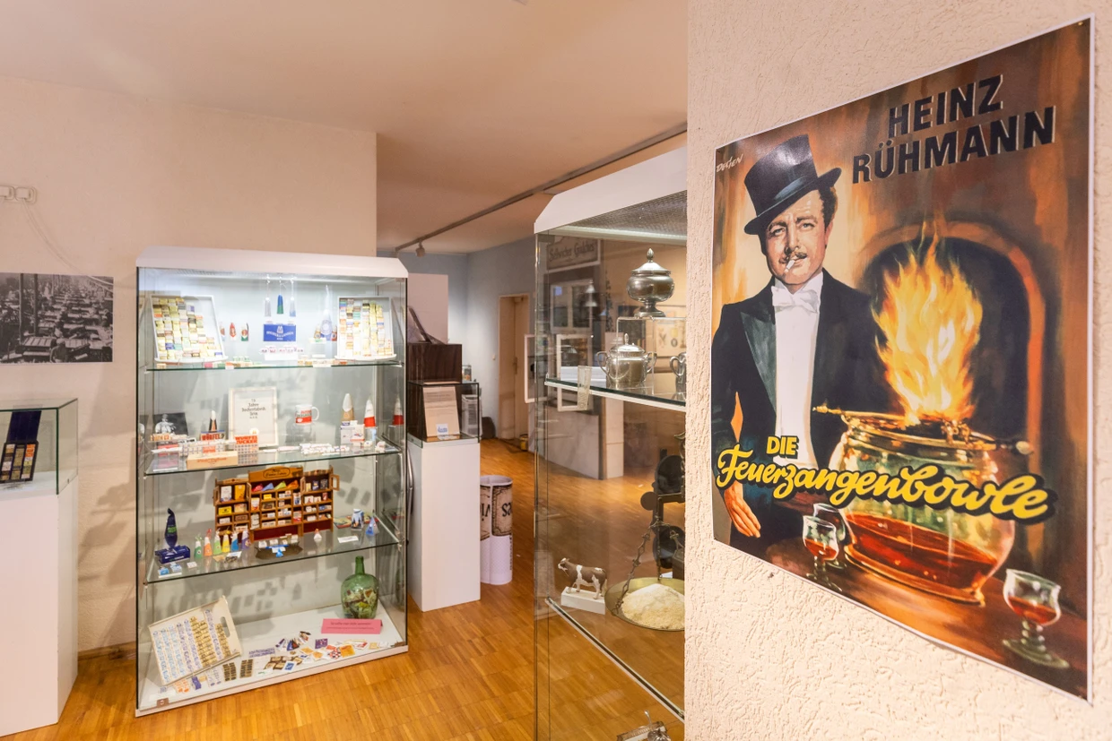 Klassiker: Natürlich darf in einer Zucker-Ausstellung auch die Feuerzangenbowle nicht fehlen.