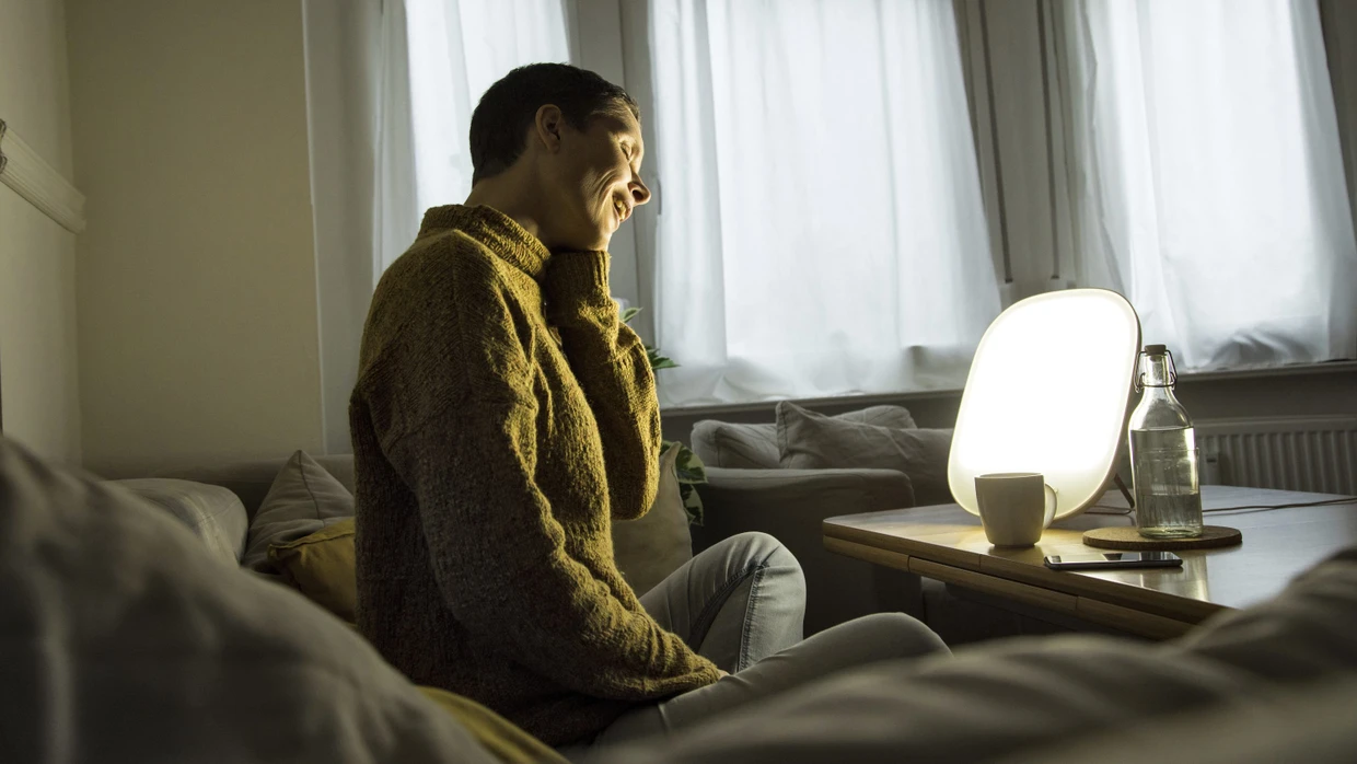 Eine „Sonne“ für die Wohnung: Tageslichtlampen können helfen, den Winterblues zu lindern.