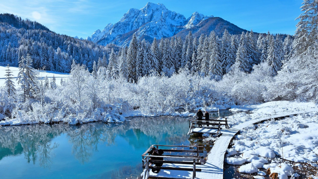 So schön können die Berge sein, wenn man sich nicht mit zu vielen Touristen teilen muss: Der schneebedeckte Visoka Ponca lockt mit Einsamkeit.