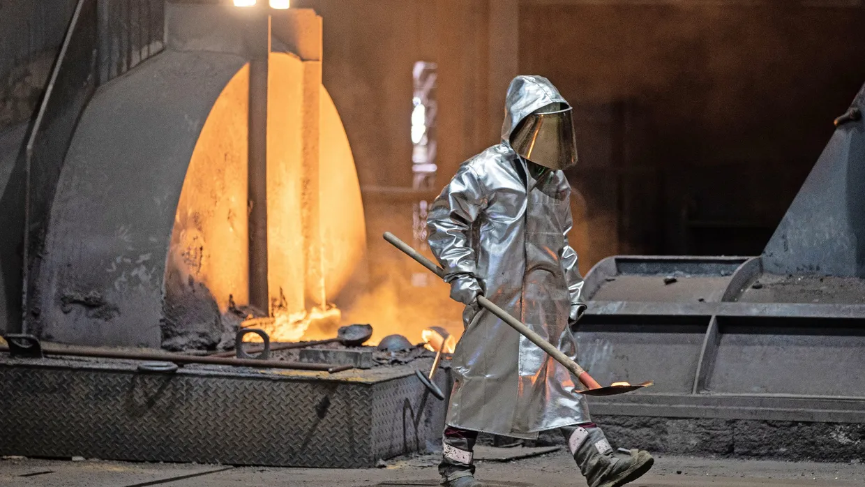 An einem Hochofen von Thyssenkrupp: Die Stahlherstellung soll grün werden.