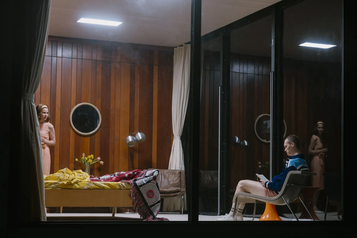  Mutter und Sohn in „Das Ferienhaus“ in Stones Inszenierung