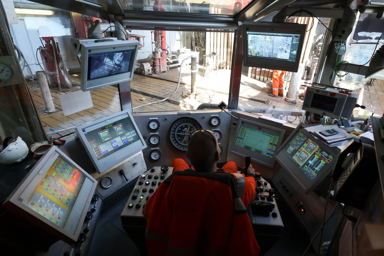 Im Leitstand des Bohrturms