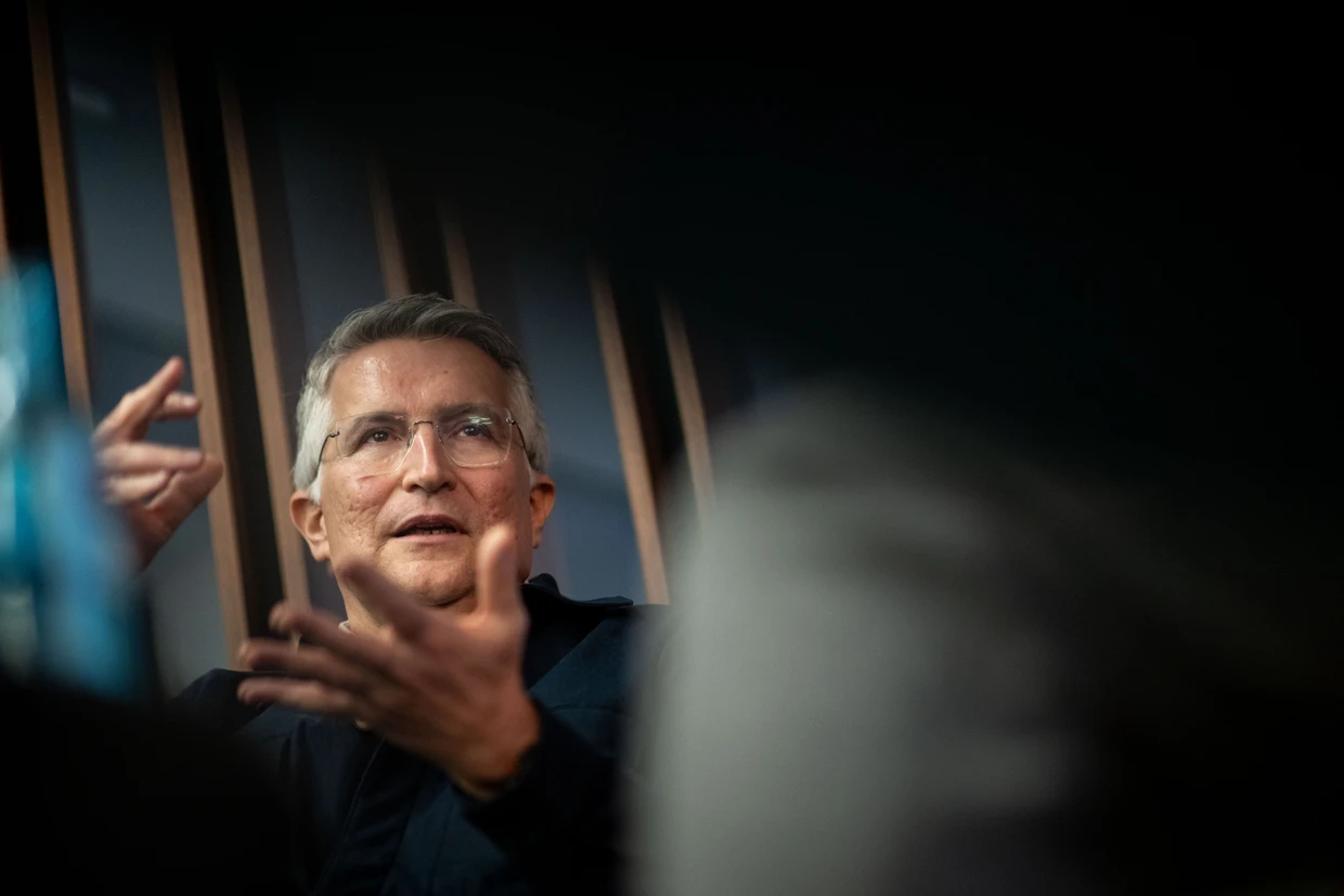 Santiago Argelich Hesse arbeitet seit mehr als 20 Jahren in der Telekommunikations- und Digitalbranche.