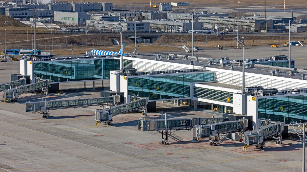 Flexibel: An den neuen Parkpositionen in München können je zwei Mittelstrecken- oder ein Langstreckenflugzeug zum Einstieg stehen.