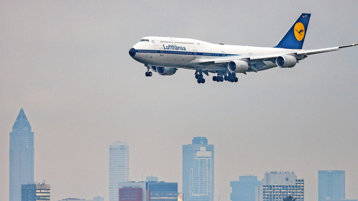 Anflug auf Frankfurt: Eine Boeing 747 der Lufthansa landet.