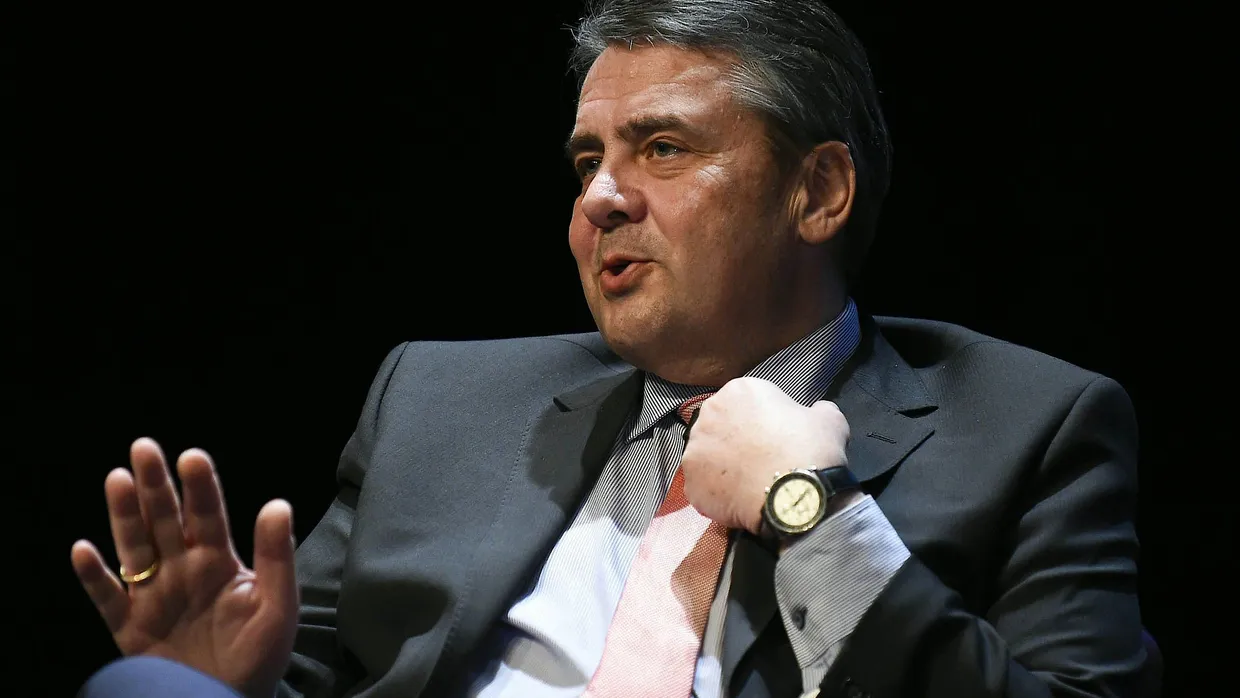 Die Zeit läuft: Außenminister Gabriel fliegt an diesem Dienstag zu seinem Antrittsbesuch nach London.