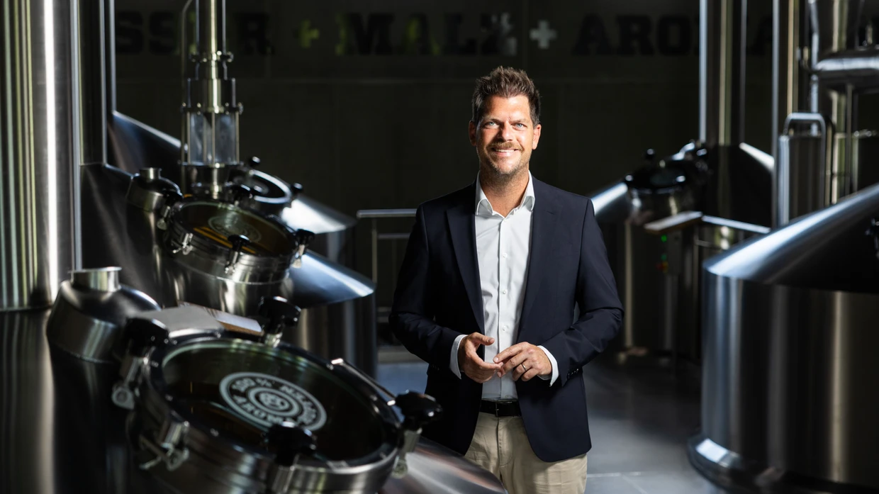 Jens Geimer, Geschäftsführer und Eigentümer der Westerwald-Brauerei, im Ende 2020 in Betrieb genommenen Sudhaus