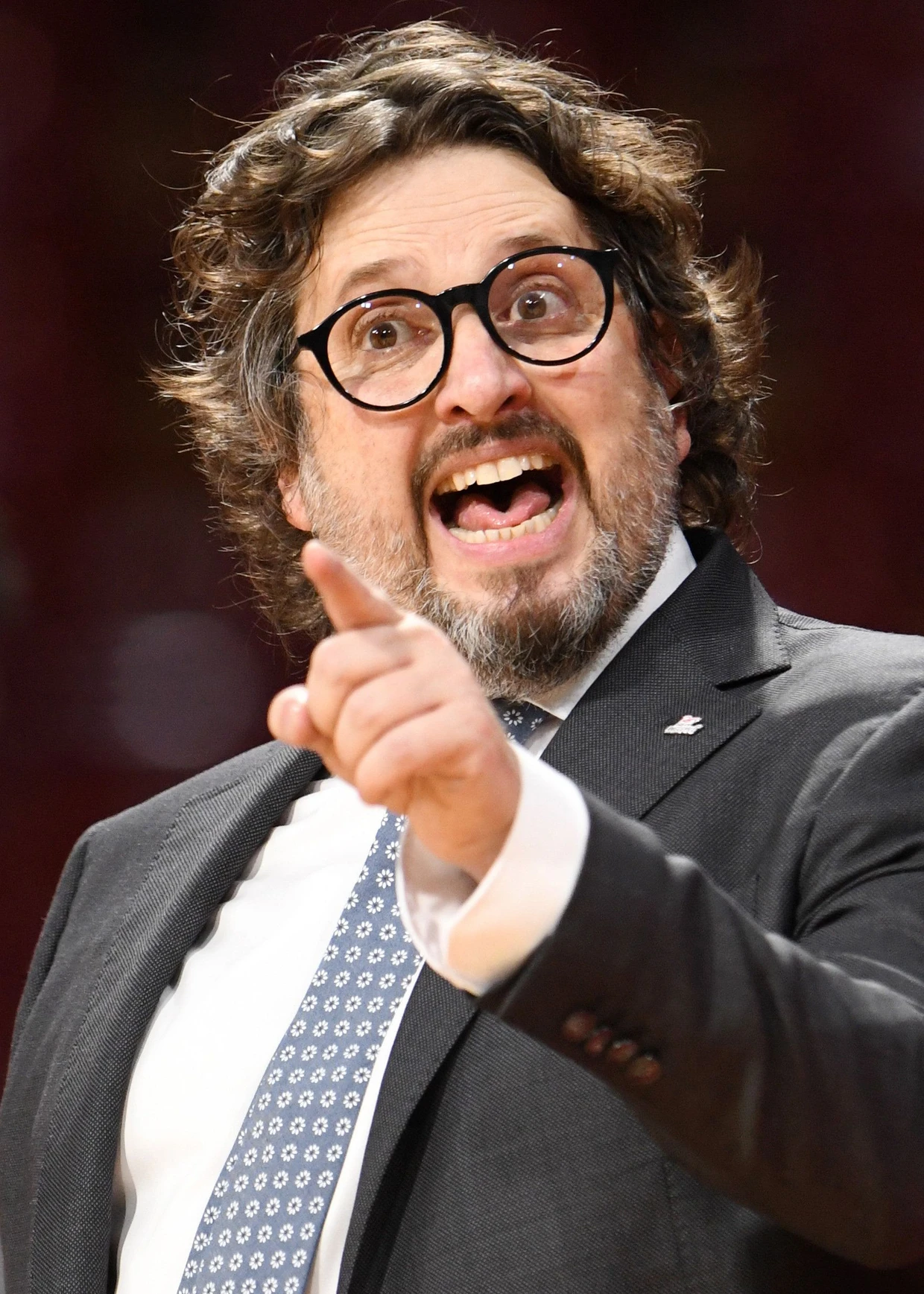 Andrea Trinchieri wurde als Trainer des FC Bayern handgreiflich gegen Jason George.