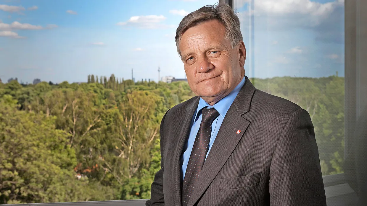 Hartmut Mehdorn ist für viele die „Projektionsfläche für den gebündelten Ärger von allem, was mit der Bahn zu tun hat“.